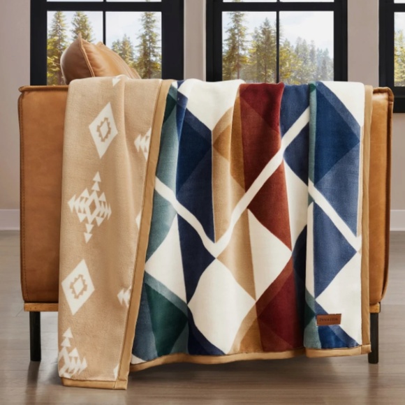 Pendleton Reversible Plush Throw Blanket, Soft, Cozy, Polyester 50" x 70" New - Picture 1 of 4